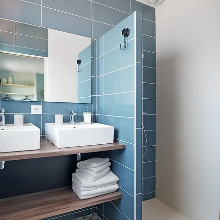 D'hotes Authentique Bed and Breakfast 3*